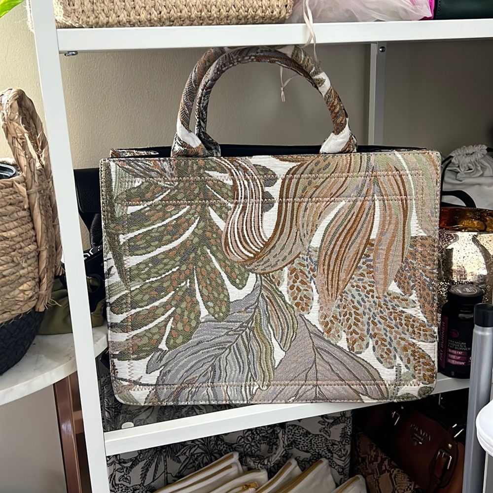 NWOT Tote Bag